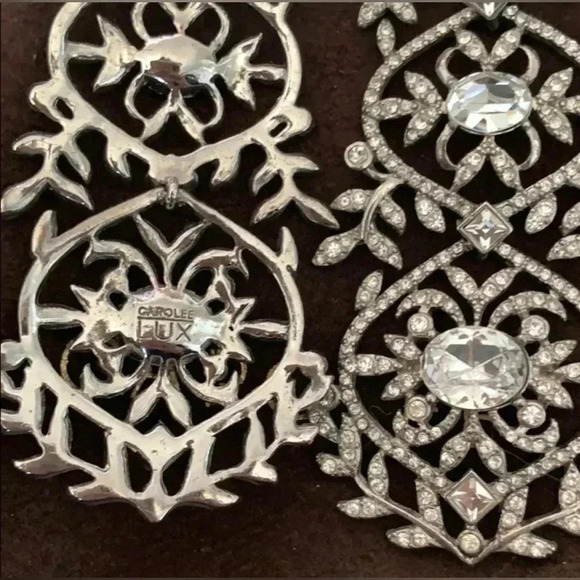 Carolee Lux Women’s Chandelier Crystal Earrings Wedding Bride Pageant - Picture 4 of 11